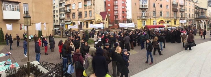 http://kurs.if.ua/media/gallery/full/1/2/12499544_1889993137893983_1230930198_o.jpg