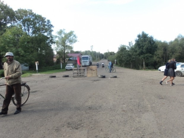 Погода в білому подолі