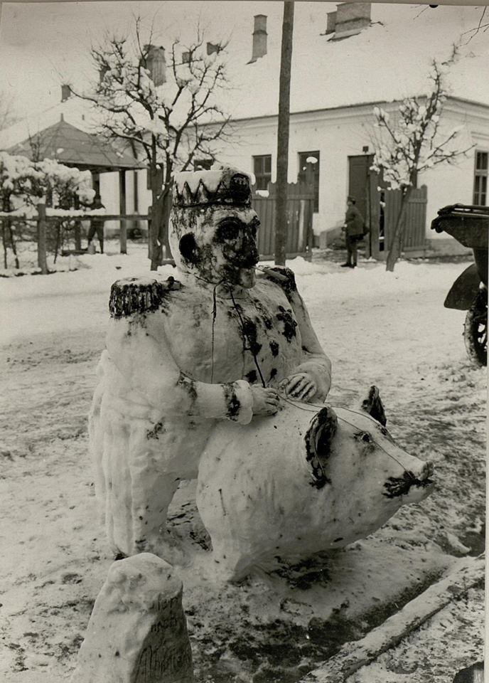 Зимові розваги: як австрійські військовики в Галичині у 1916 році цісаря зі свинею зліпили. ФОТОФАКТ 2