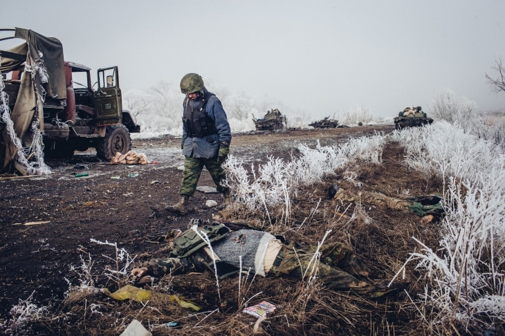 Фото Максима Авдеєва. Дорога між Артемівськом і Дебальцевим в районі Логвинового, 16 лютого 2015 р.