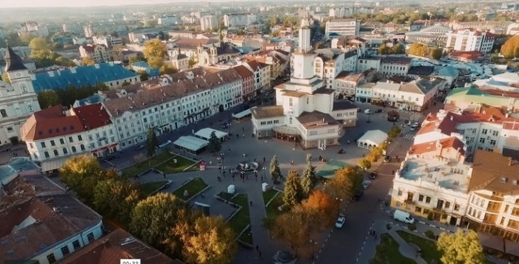 В Івано-Франківську продовжили сезон безкоштовних екскурсій містом
