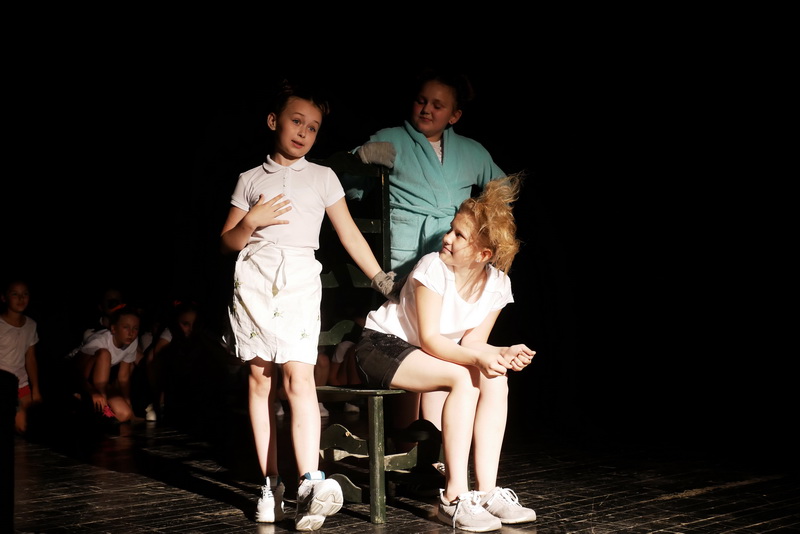 "Дитяча театральна майстерня" у Франківську показала виставу про бабая Йохана 10