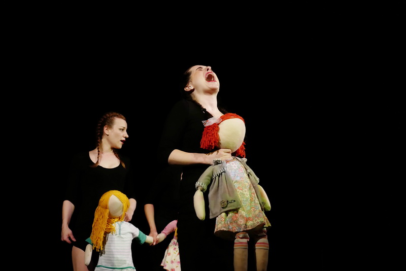 У театрі ляльок показали виставу для дорослого глядача "Усе про жінок" 11