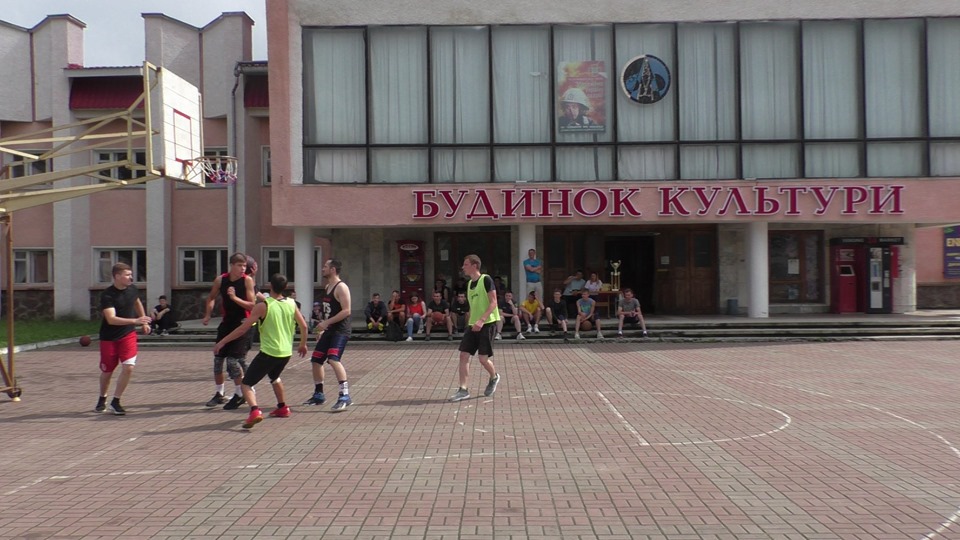 У Долині визначили найкращу стрітбольну команду 4
