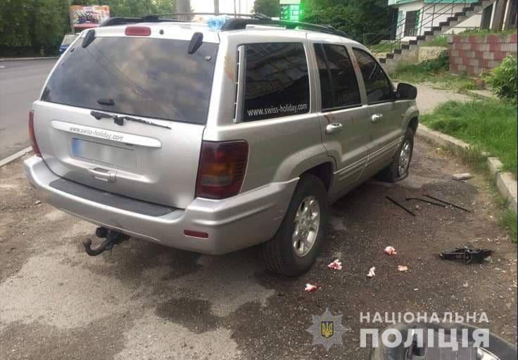 Двоє франківців побили поляка, поки той міняв колесо в авто 1