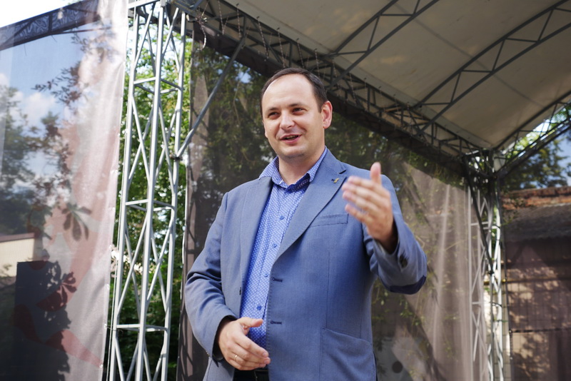 У Палаці Потоцьких показали фільм про оунівців «Незламні» 2