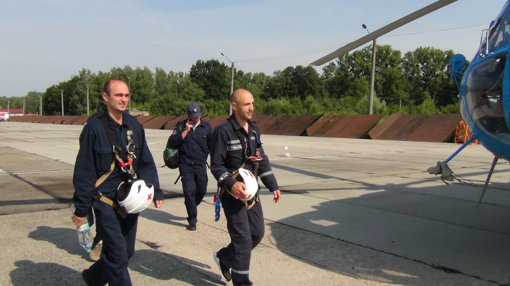 Прикарпатські рятувальники вчаться гасити лісові пожежі з літаків та гелікоптерів 8