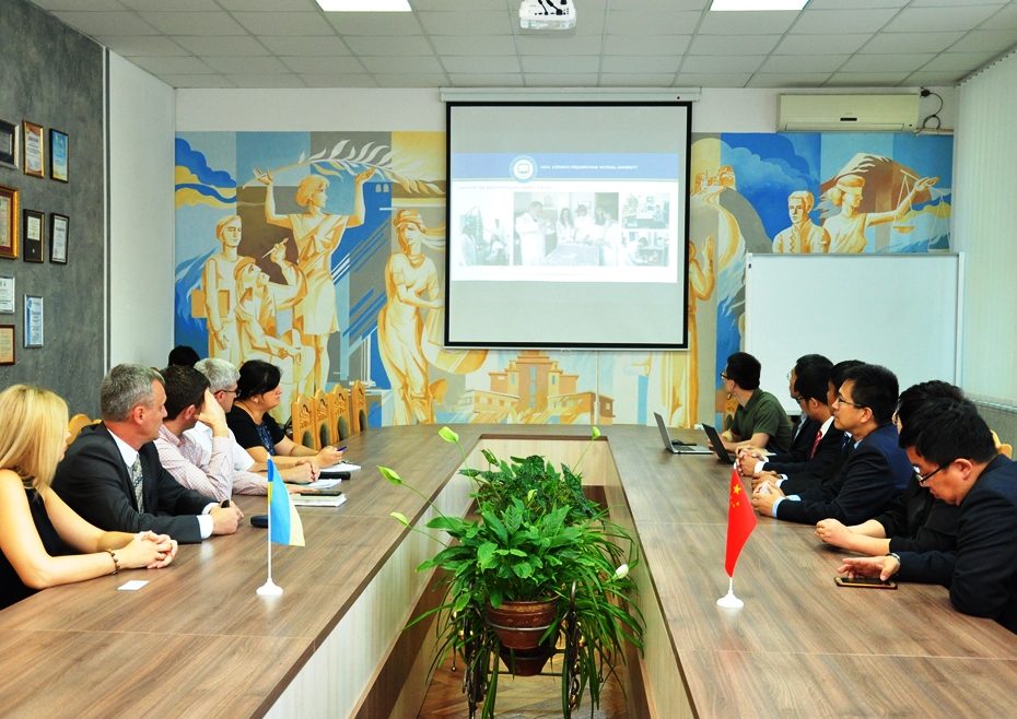 ПНУ відвідала делегація з Китаю, хочуть обмінюватися викладачами та студентами 1