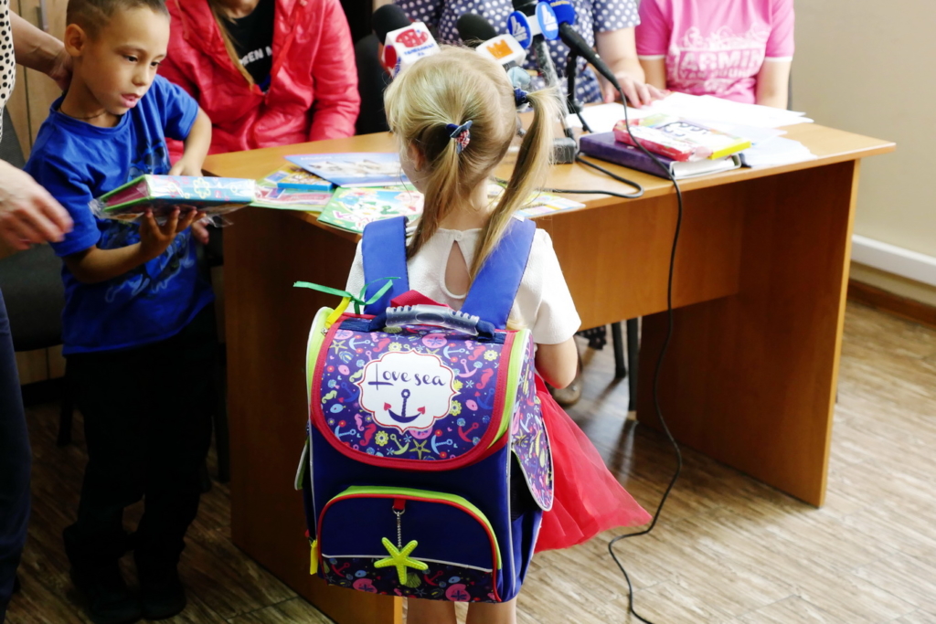 У Франківську "Карітас" збирає кошти на портфелики для дітей з малозабезпечених сімей 6