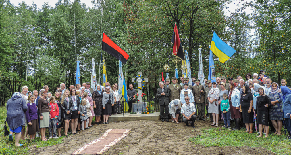 На Прикарпатті вшанували подружжя повстанців УПА, які загинули за Україну 3