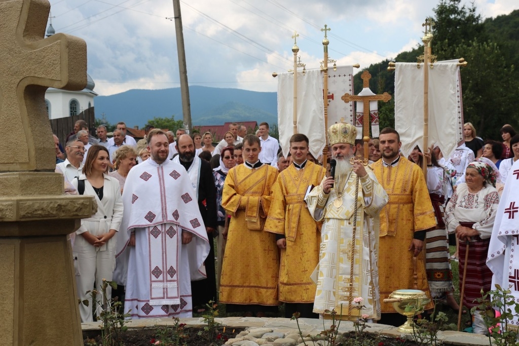 В монастирі у Дорі освятили пам'ятний хрест Климентія Шептицького 1