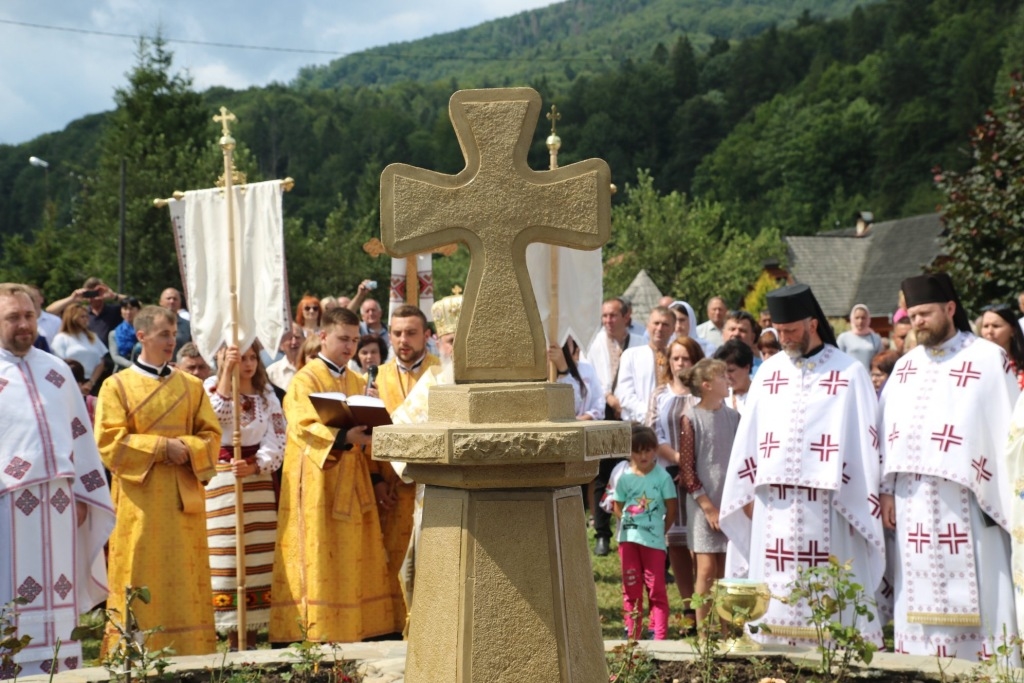 В монастирі у Дорі освятили пам'ятний хрест Климентія Шептицького 3