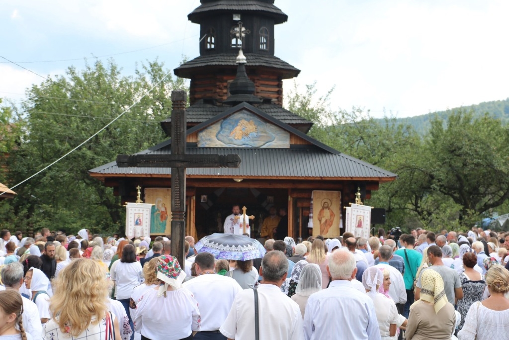 В монастирі у Дорі освятили пам'ятний хрест Климентія Шептицького 4