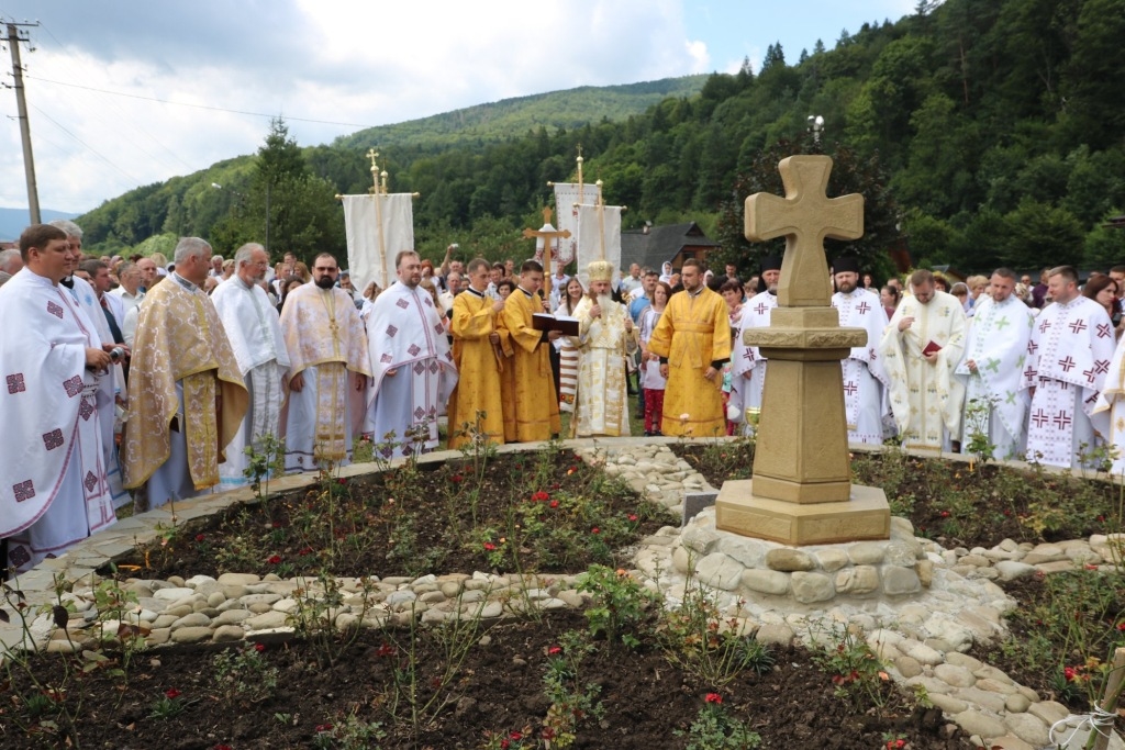 В монастирі у Дорі освятили пам'ятний хрест Климентія Шептицького 6