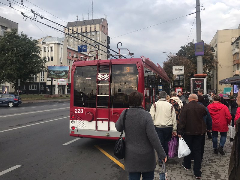 На вулиці Івано-Франківська виїхали нові білоруські тролейбуси 3