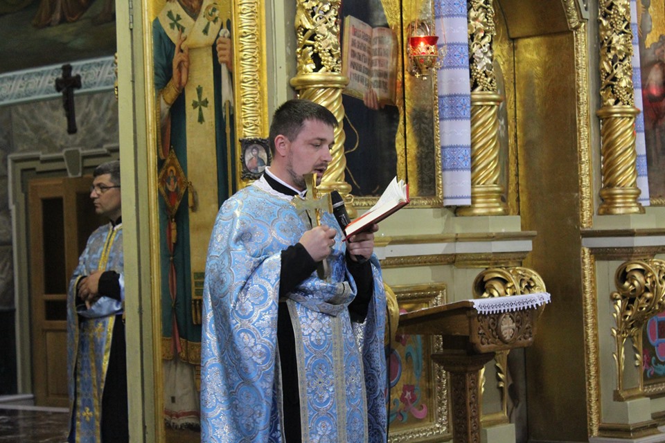 У франківській катедрі вчителів, учнів та батьків благословили на успішний навчальний рік 3