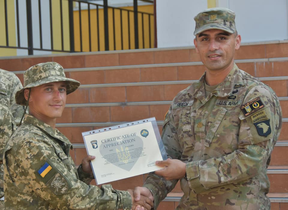 Залізні воїни: бійці "Десятки" отримали сертифікати НАТО 11