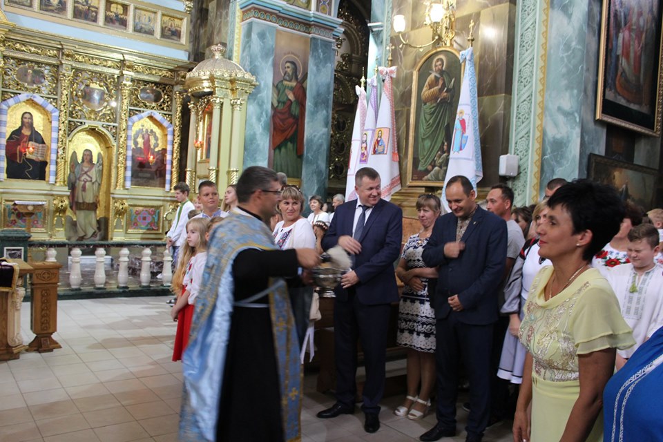 У франківській катедрі вчителів, учнів та батьків благословили на успішний навчальний рік 7