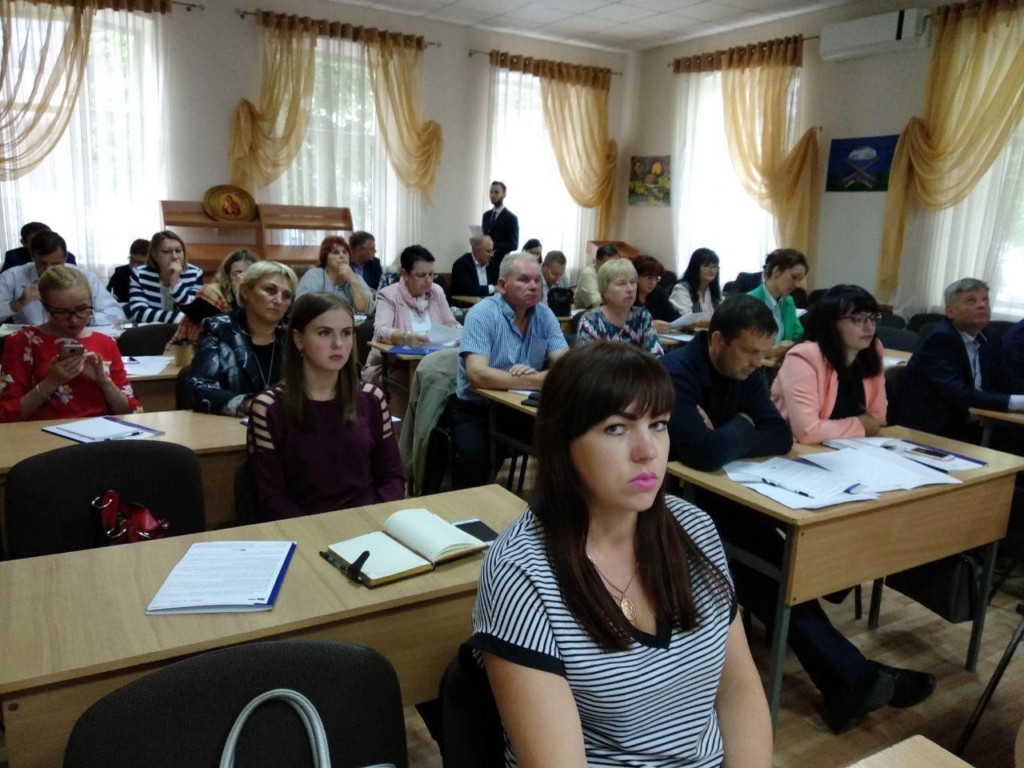 Франківським освітянам розповіли про можливості ЄС 3