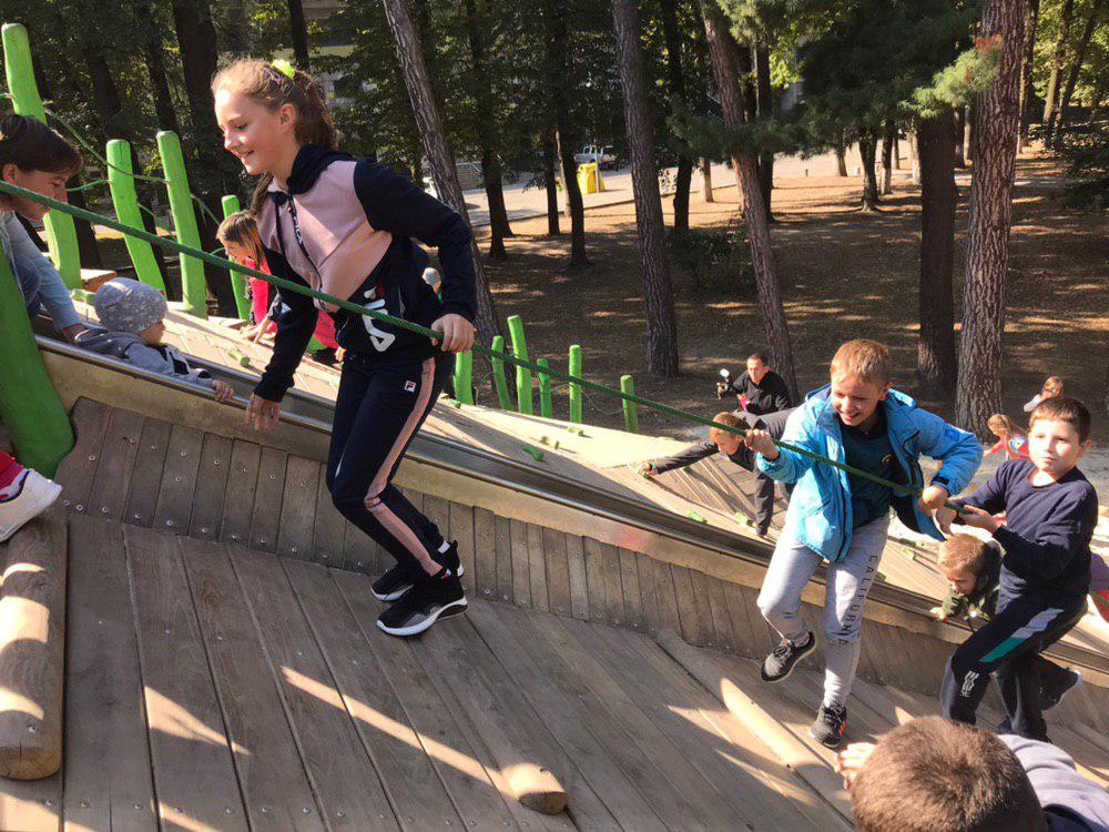 На гірці у міському парку Франківська відкрили майданчик для скелелазіння 6