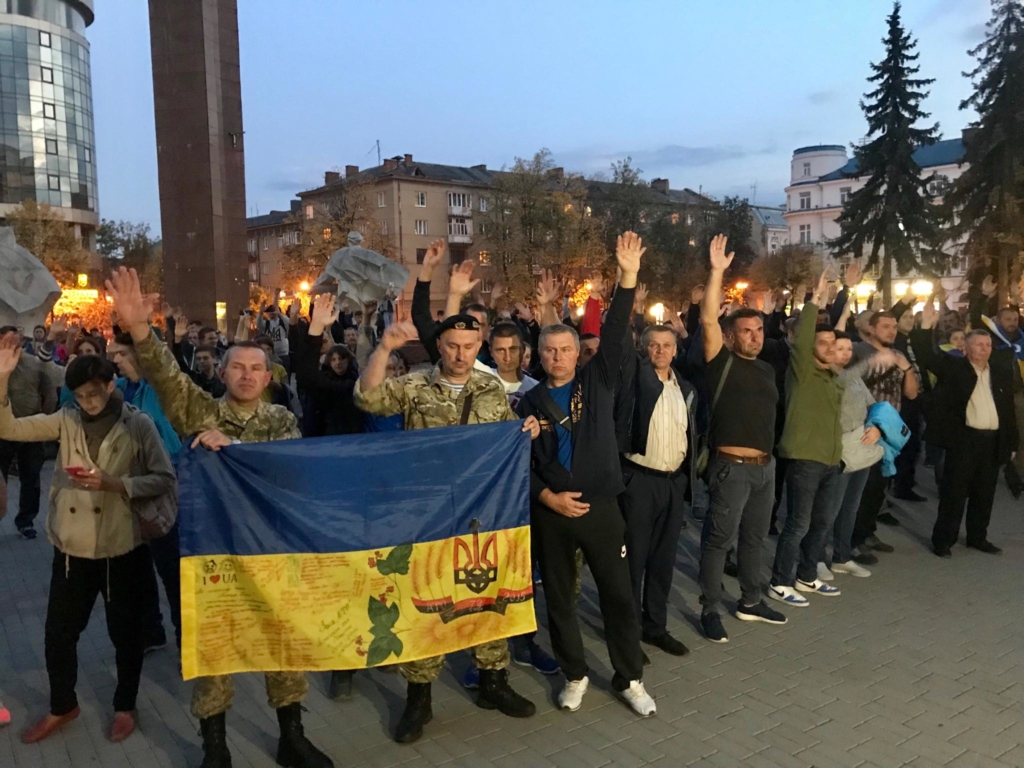"Не ставати на коліна перед ворогом": у Франківську ветерани прийняли резолюцію проти "формули Штайнмаєра" 3