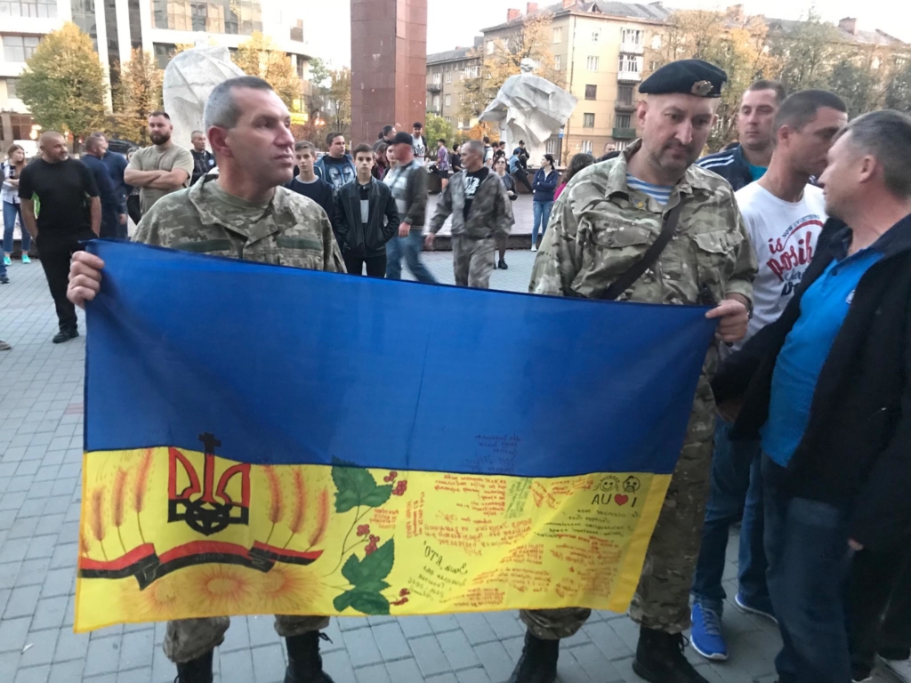 "Не ставати на коліна перед ворогом": у Франківську ветерани прийняли резолюцію проти "формули Штайнмаєра" 6