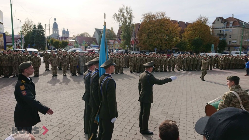 Вірність, честь, відвага: першокурсники Надвірнянського військового ліцею склали присягу 4