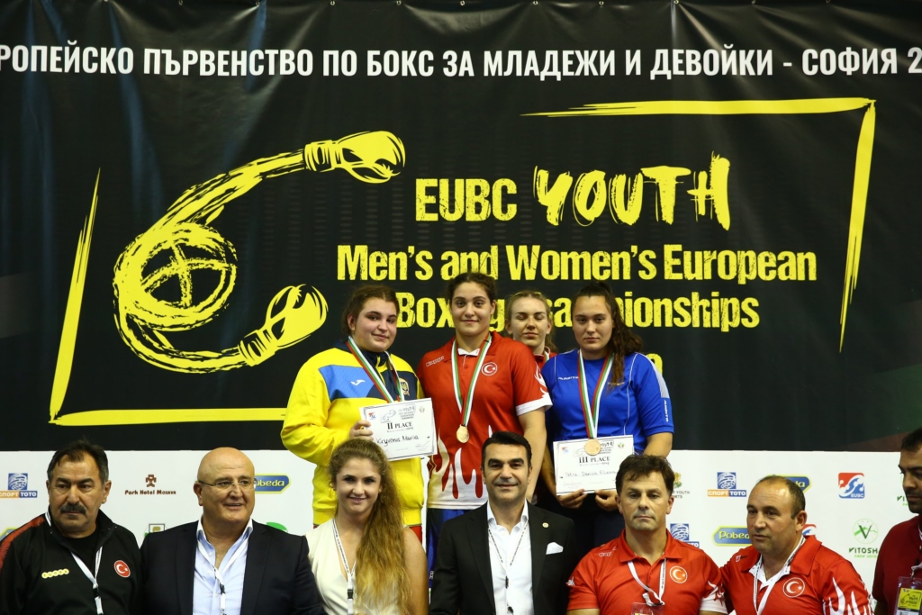 Вісімнадцятирічна боксерка з Ямницької ОТГ здобула срібло на Чемпіонаті Європи. ФОТО 3