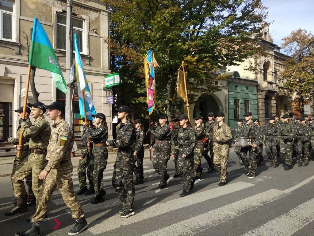 Урочиста хода, панахида та віче: у Франківську відзначають День захисника України 6