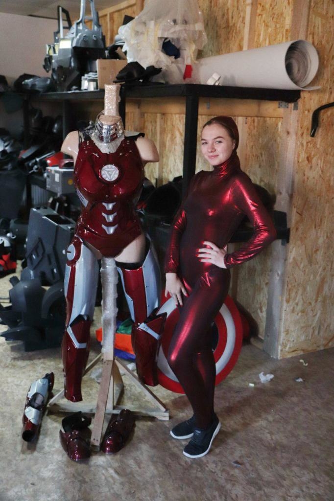Франківці створили косплейні костюми Ironwoman і космонавтів 10