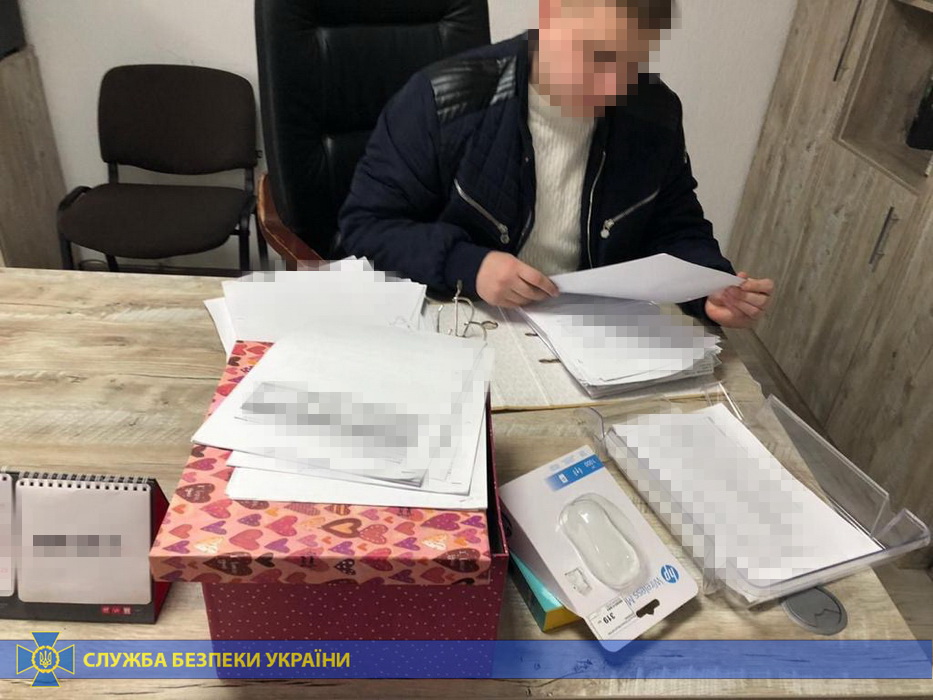 Франківських, львівських та рівенських митників СБУ спіймала на незаконному розмитненні авто 3