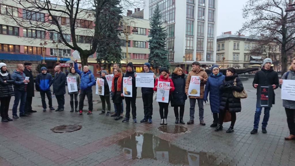 Франківці щодня будуть виходити на акцію солідарності з адвокаткою родин Небесної сотні, яка голодує 5