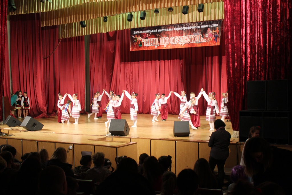 Франківські школярі показали “Танці народів світу” 5