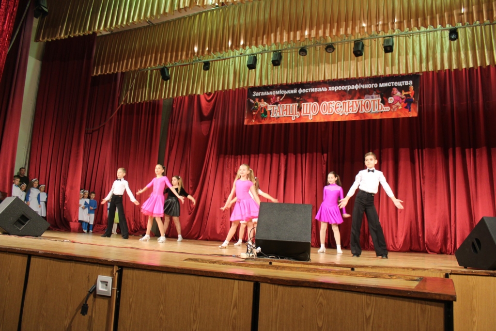 Франківські школярі показали “Танці народів світу” 7