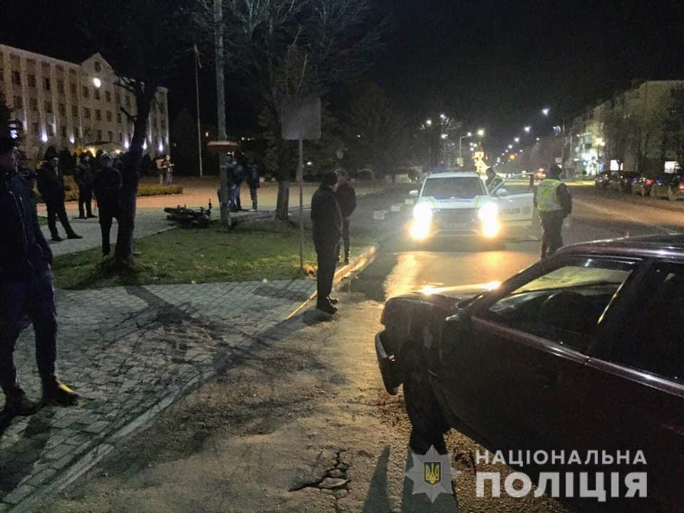 У Долині мотоцикліст врізався в "Ауді" – двоє травмованих 1