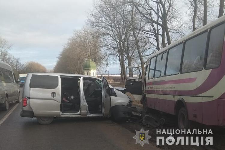 Легковик протаранив пасажирський автобус “Івано-Франківськ – Луцьк” 1