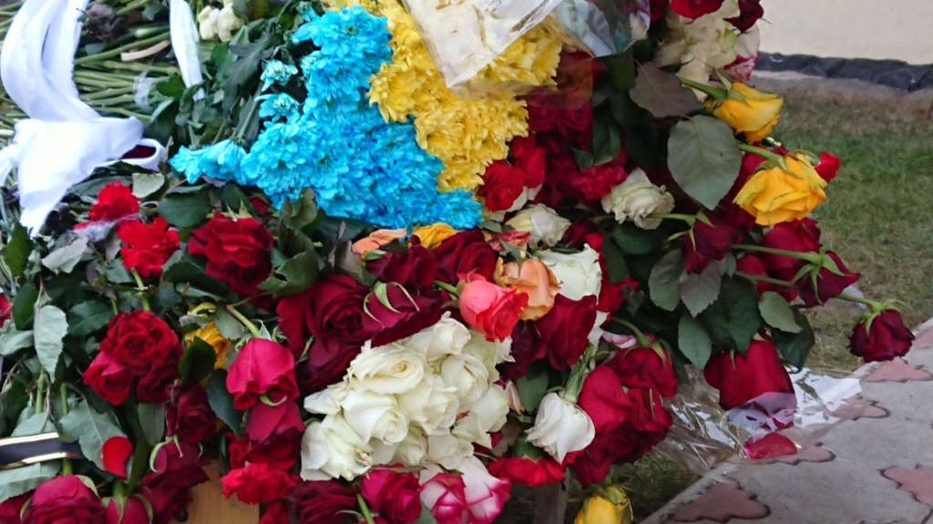 Сотні франківців прощаються із загиблою в Ірані бортпровідницею Марією Микитюк 3