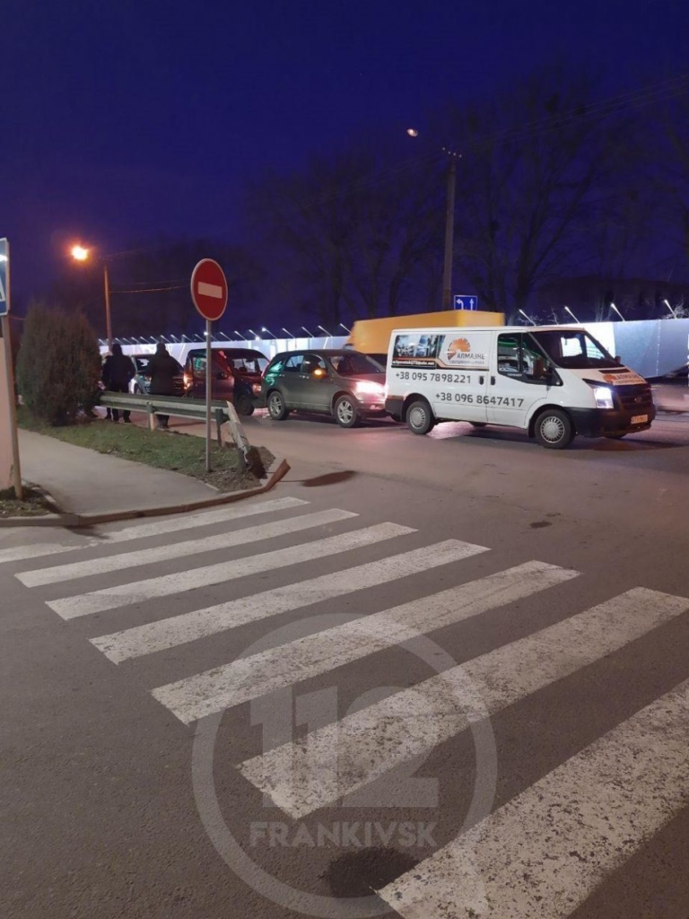 У Франківську на Набережній зіткнулися чотири авто 1