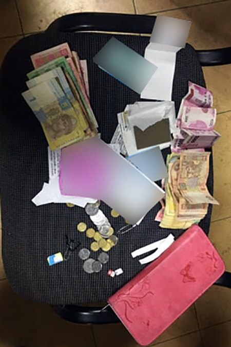 У Франківську затримали жінок, які обкрадали пасажирів у маршрутках 1