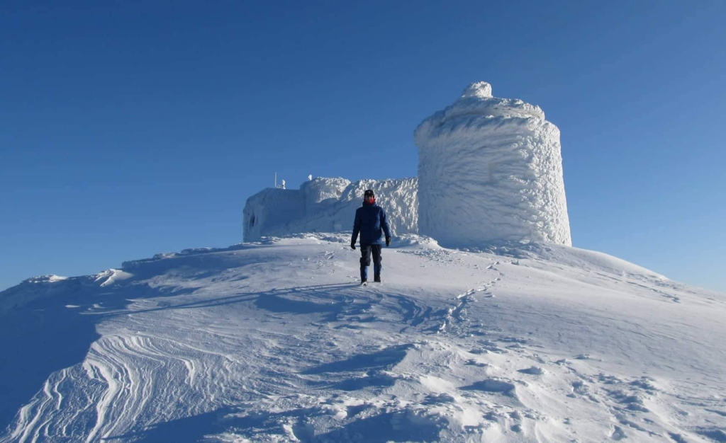 Зимова казка: прикарпатці діляться неймовірними фото та відео засніжених Карпат 15