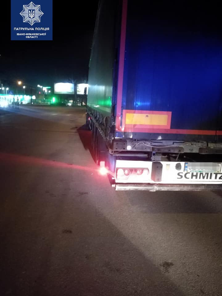 Франківські патрульні знайшли п'яного водія, який скоїв ДТП і втік 1