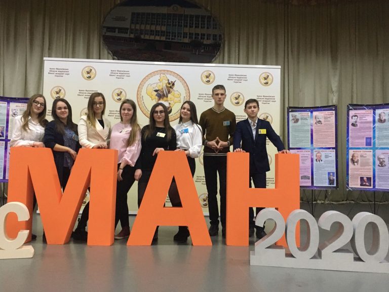 Четверо франківських ліцеїстів перемогли з науковими роботами на обласному конкурсі МАН 1