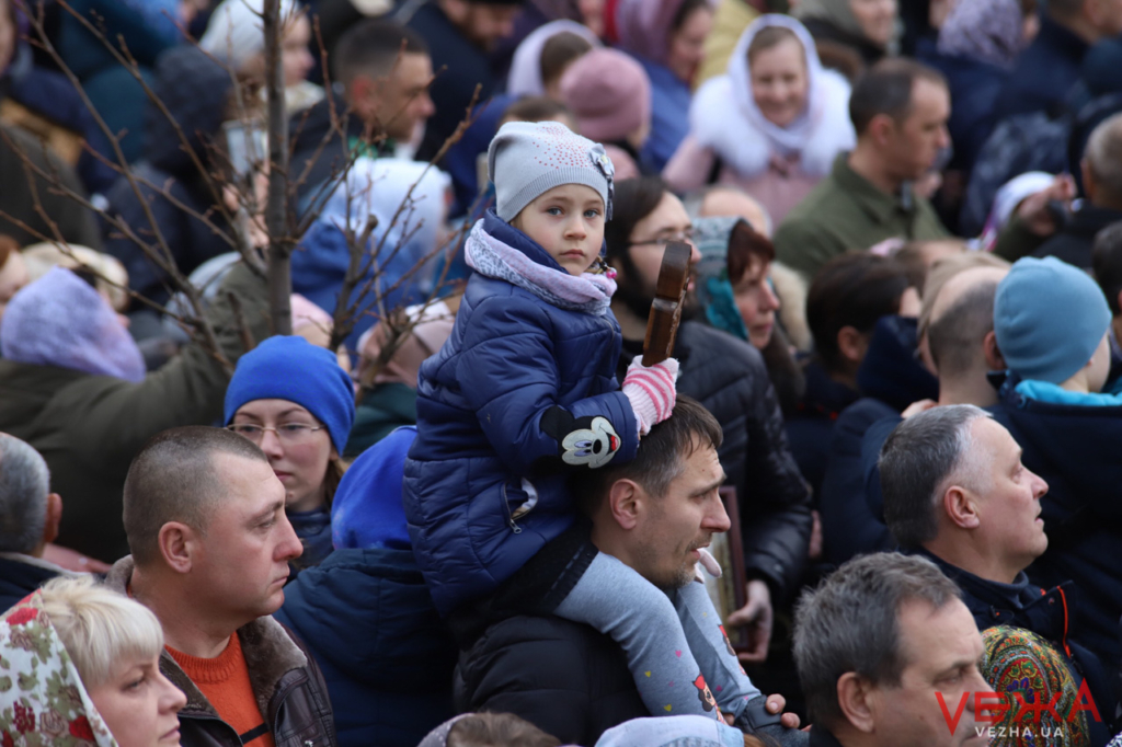 У Вінниці відбулась хресна хода УПЦ МП проти коронавірусу 15
