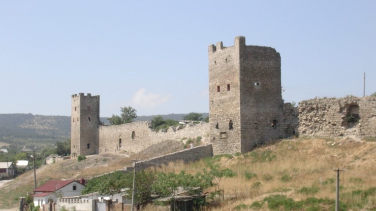 Руїни Кафи генуезької фортеці у Феодосії
