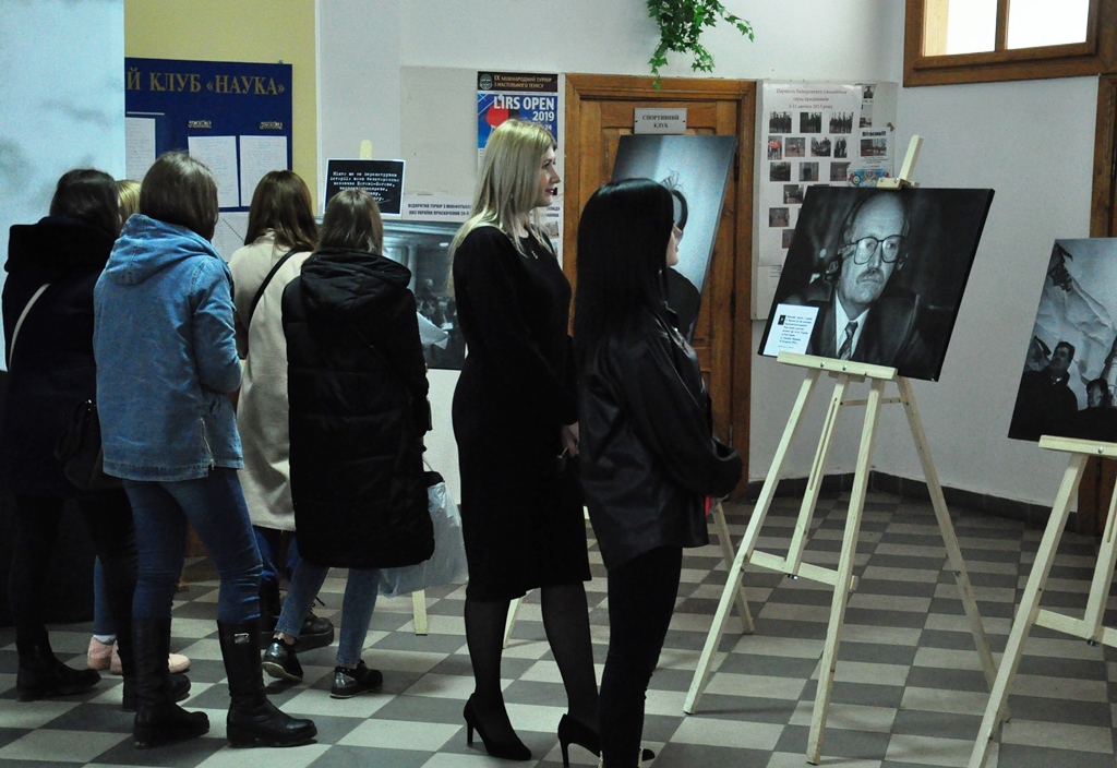 У Франківську показали "Невідомі світлини В’ячеслава Чорновола" 2