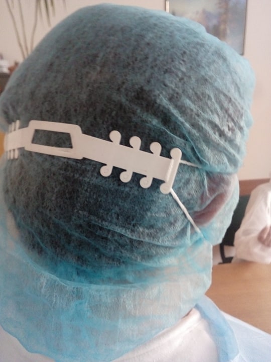 Франківські волонтери вдосконалили маски для медиків у лікарнях 2
