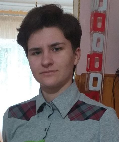 Розшукують 17-річну франківчанку, яка десять днів тому пішла з дому і зникла. ФОТО 1