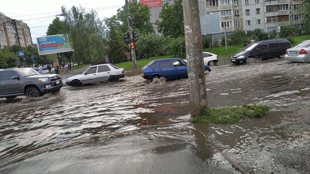 5 проблемних місць Франківська: де й чому топить місто в дощ 3