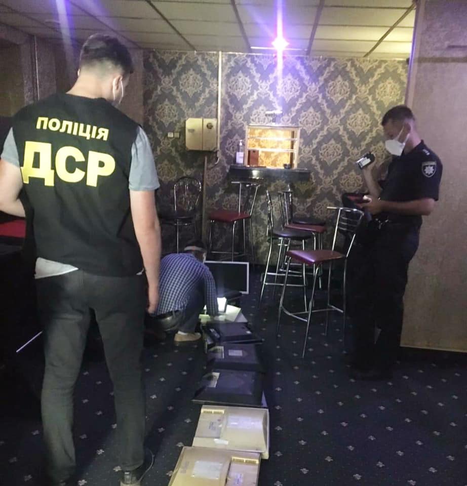 Поліція закрила у Калуші гральний заклад 1