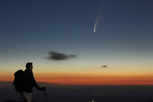 Видно над Карпатами: в ці дні пролітає комета, що повертається через 6800 років 5